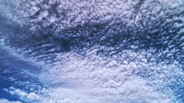 Clouds (4K) alt