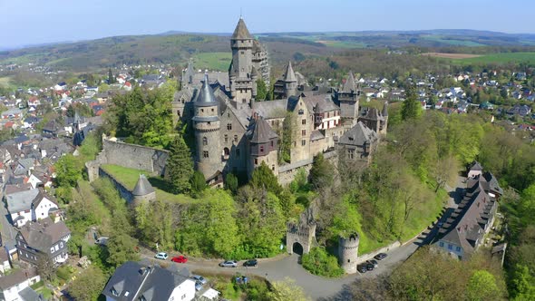 Aerial view of Schloss Braunfels, Germany alt