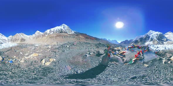360 Vr of the Everest Base Camp at Khumbu Glacier alt