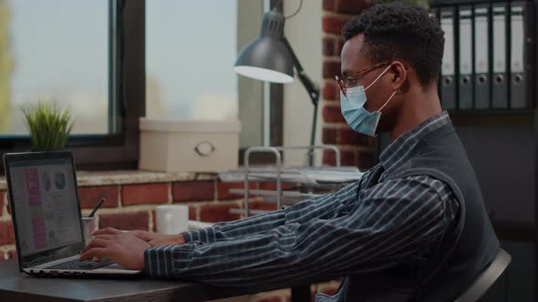 Business Man Planning Management Project on Computer in Office alt