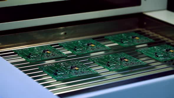 Surface Mount Technology (Smt) alt