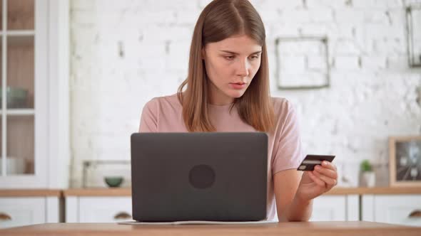 Female Pays for the Purchase at Home alt