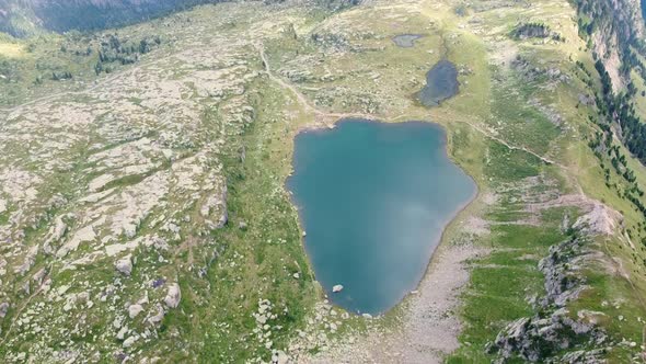 Flying over the Seceda mountains alt