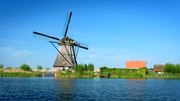 Windmills at Kinderdijk in Holland. Netherlands alt