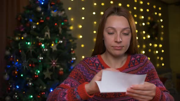 Woman Read Great Positive Card in Christmas