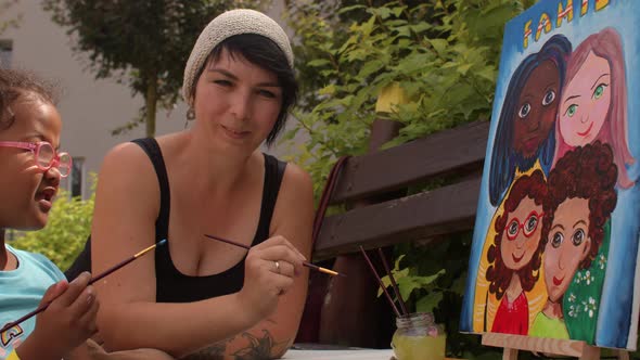 The coordinated motions grasping, grabbing making a pincer with finger thumb alt