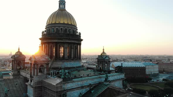 Majestic St. Isaac's Cathedral at Dawn in the Summer, Aerial View. Panorama of the City Center of St alt