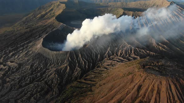 Volcano Erupt Smoke Cloud Explosion alt