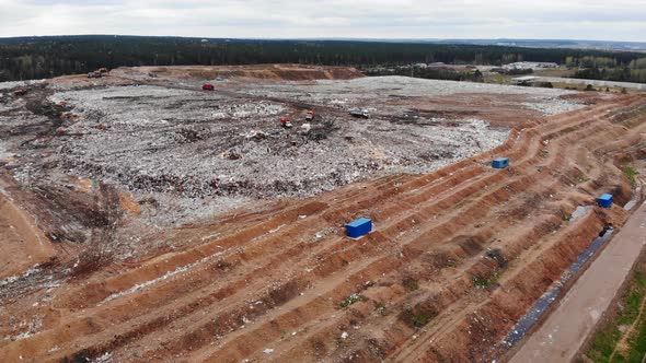 Large Landfill Near the Metropolis alt