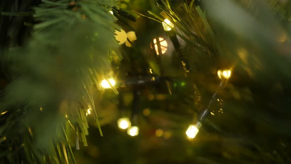 Close-up of Christmas  fairy-lights  4K 2160p 30fps UltraHD footage - Warm LED sparkling decoration  alt