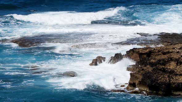 Sea Blue Water and Rocks Sunny Daytime Seascape Devastating and Spectacular Ocean Waves Crash on the alt