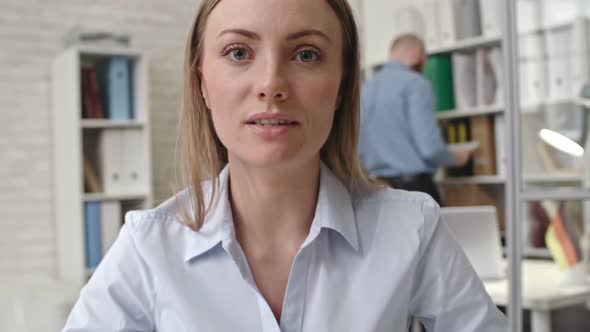 Gossiping About Colleagues alt