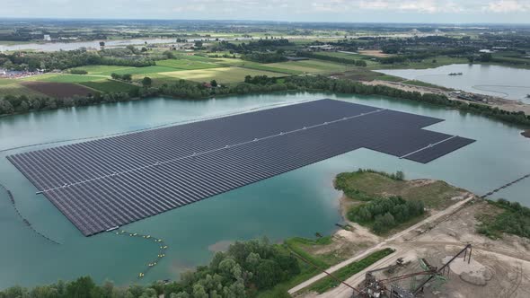 Clean Sustainable Energy Generation Using Solar Panels on a Large Pond in The Netherlands Druten alt