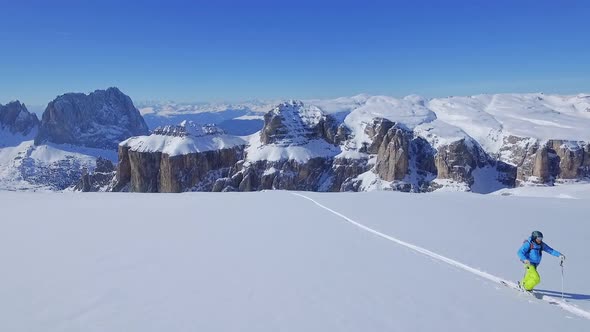 Single man on skiing tour, Sasso Pordoi, Dolomites, Italy alt