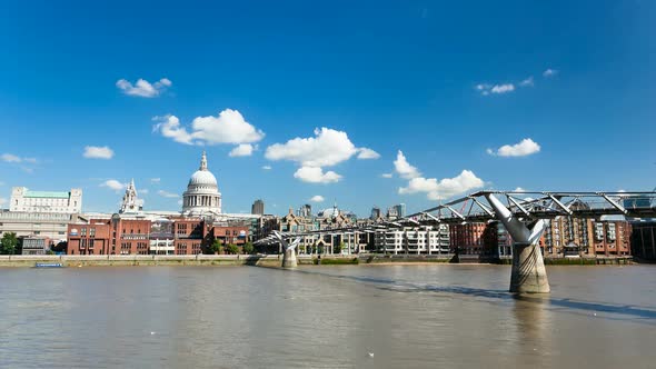 Time lapse of the Millennium Bridge in London with St. Paul's Cathedral alt