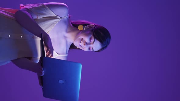 Laptop Network Digital Communication Woman Chat alt