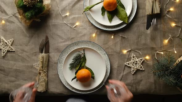 Christmas Table Setting alt