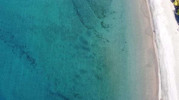 Cristal clear water of Buenos Aires lake, the biggest lake in South America. Los Antigos in Argentin alt