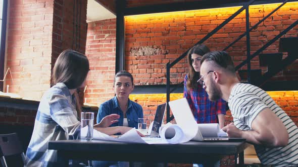 Group of young people alt