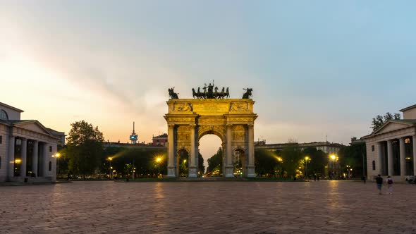 Time Lapse of Arco Della Pace in Milan  Italy alt