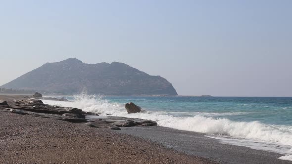 Sea Waves in Antalya Beach, Mediterranean, Turkey alt