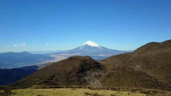 Slow Flight Towards Mt Fuji alt