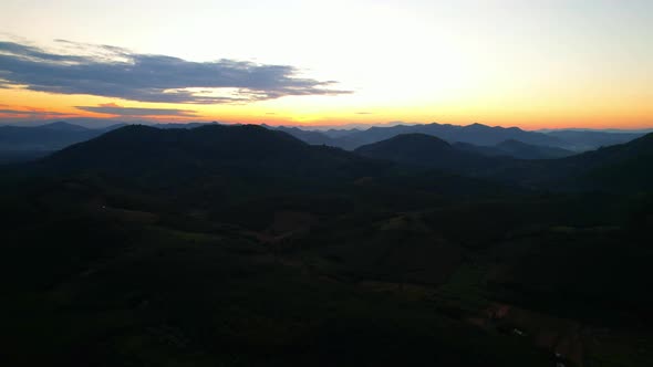 4K Aerial drone of beautiful valley between mountains. alt