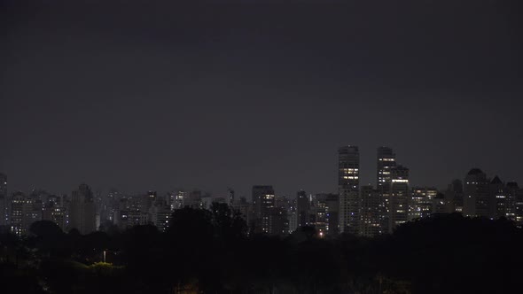  Timelapse horizon night building 