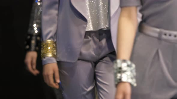 Shiny Wristband on Model Podium Defile Show alt