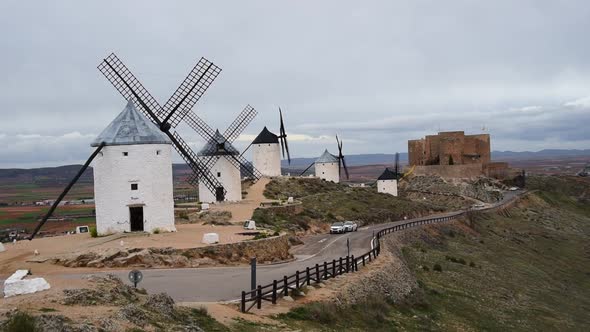 Famours windmills of Spain, Molinos de Viento de Consuegra. Consuegra, Spain. Windmills of Don Quixo alt