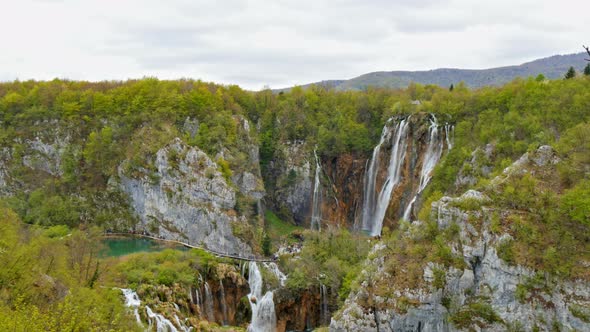 The Waterfalls of Plitvice Lakes National Park in Croatia  Plitvicka Jezera alt
