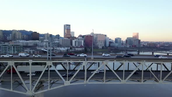 Congested traffic on Interstate 5 in Portland, Oregon during rush hour. alt