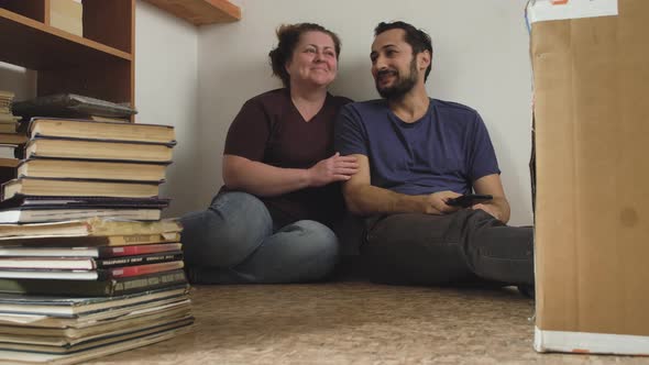 The Happy Couple Moved to a New Home alt