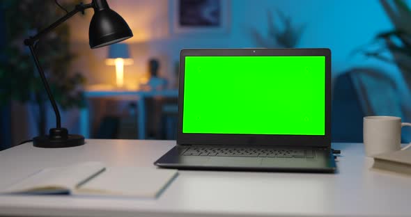 Computer with Chroma Key Screen
