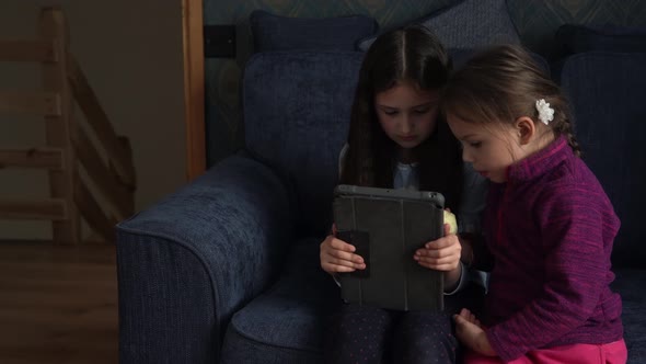 Authentic 3 Little Preschool Toddler Minor Children Kids Siblings Watch Cartoon Playing Games Online