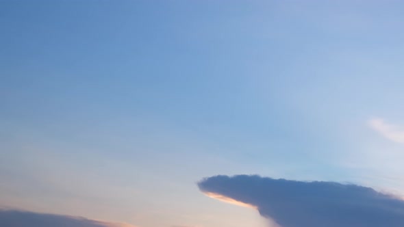 4K Sky Time lapse, Beautiful background, Sky Timelapse of skyscrapers. alt