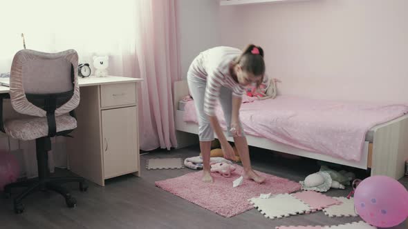 Mother Woman Cleaning Pink Room Child Bedroom Daughter alt