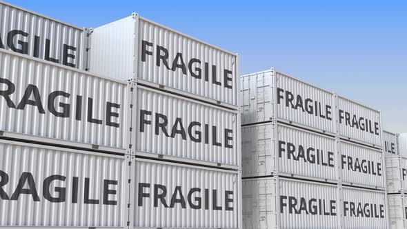 Containers with FRAGILE Text alt