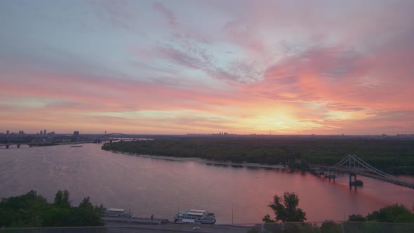 Sunrise in the City with River alt