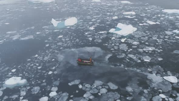 Zodiac Boat Sail at Iceberg Tracking Top View alt