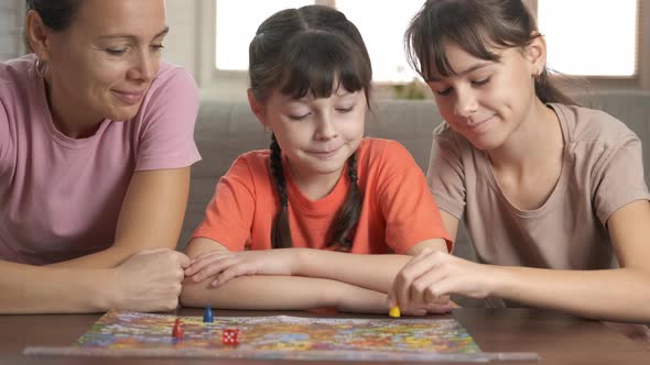 Family Board Game alt