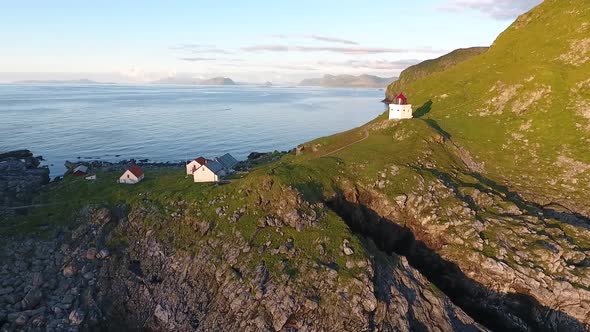 Runde Lighthouse Revers And Then Forward