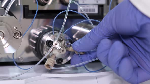 Changing of Capillaries on the Purge Valve alt