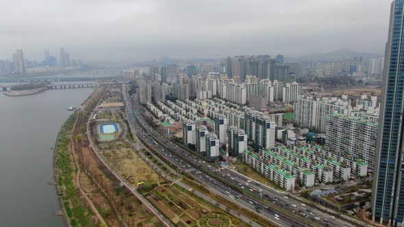 Seoul Yongsan Gu Ichon Dong High Rise Apartment Road Traffic