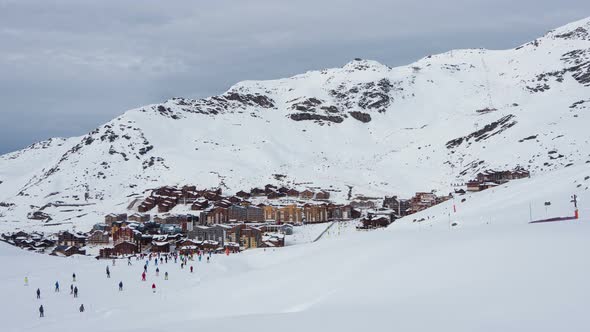 Timelapse of Val Thorens ski resort alt