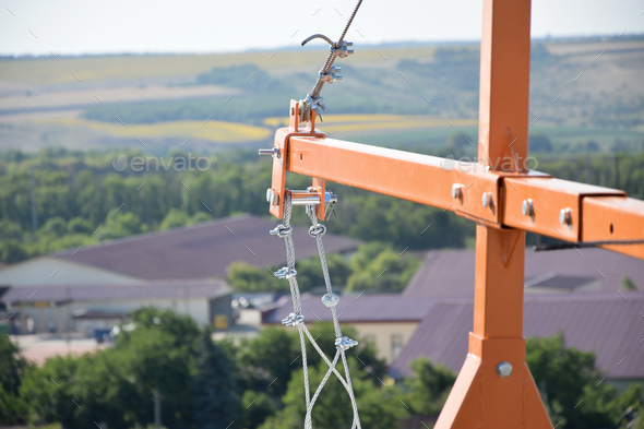 Rope lockers in ending of front beam of suspended wire rope platform ...