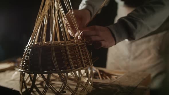 Process of Making Wicker Basket alt