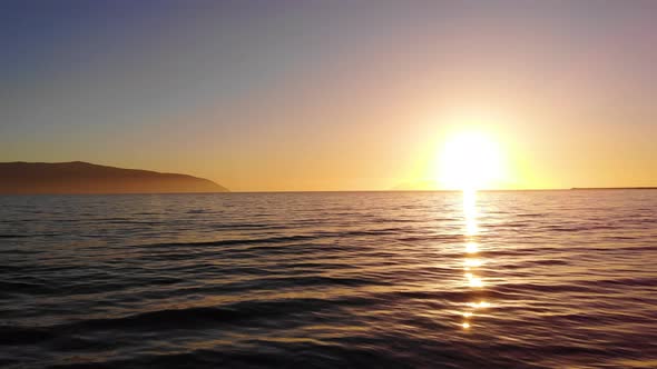 The Sun Touches Horizon Golden Hour Amazing Seascape Sea Beach Sunsets