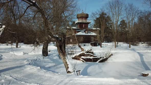 Frosty Day In A Country Estate 10 alt
