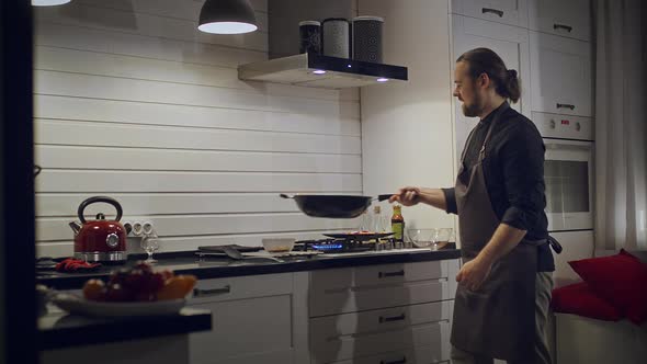 Udon is Fried in a Wok alt